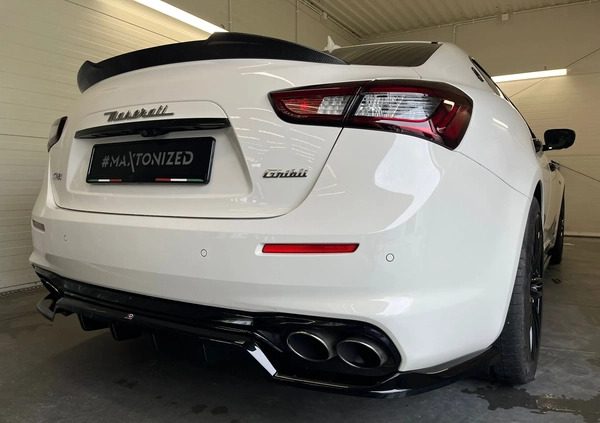 Maserati Ghibli cena 259000 przebieg: 33000, rok produkcji 2019 z Łowicz małe 781